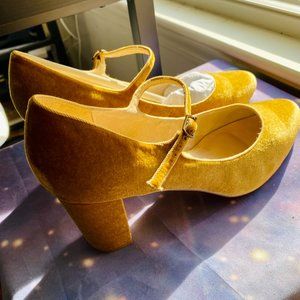Gold Velvet Heel